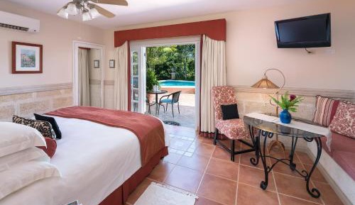  Poolside Deluxe with Partial Ocean View