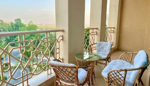 One-Bedroom Apartment with Balcony