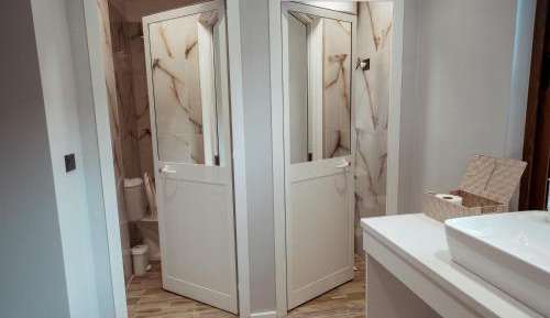 Standard Twin Room with Shared Bathroom