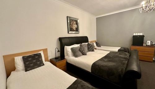 Deluxe Family Room