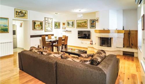 Three-Bedroom Holiday Home 
