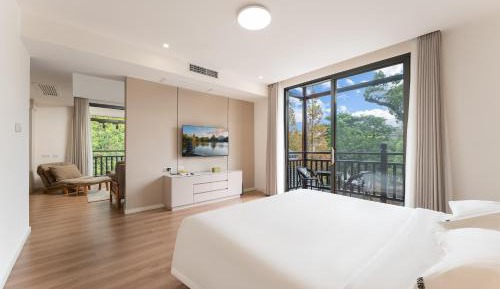 Suite with Balcony