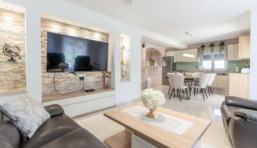 Three-Bedroom Holiday Home 