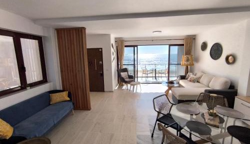 Two-Bedroom Deluxe Apartment with Ocean View