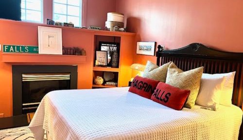 Queen Room