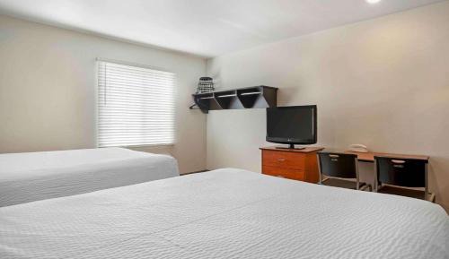 Queen Suite with Two Queen Beds - Non-Smoking