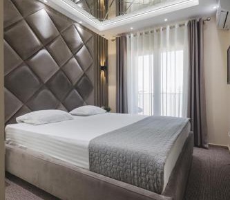 Superior Deluxe Double or Twin Room 