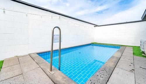 Superior Garden Pool