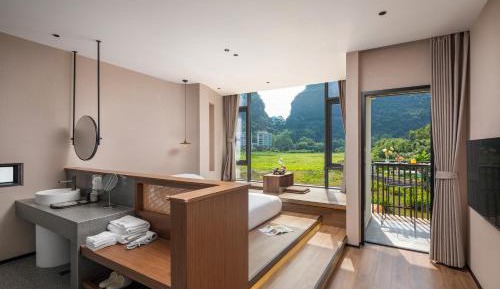 Balcony Tatami Queen Bed