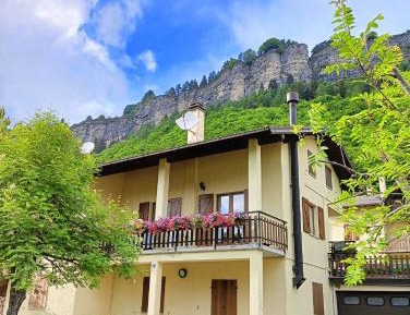Three-Bedroom Holiday Home 