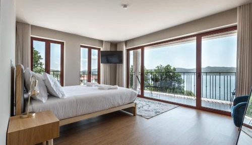 Double Room with Lake View