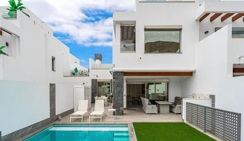 Villa with Sea View