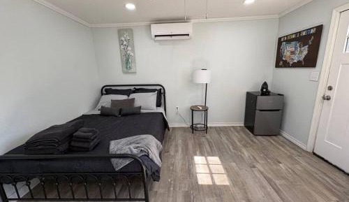 One-Bedroom House