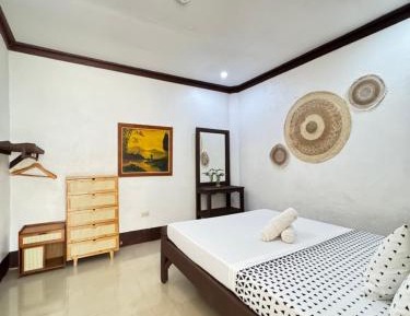 Standard Queen Room