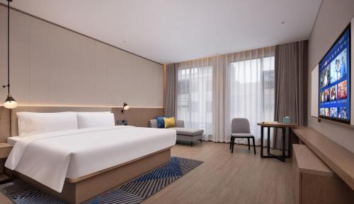 Deluxe Queen Room