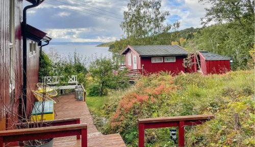 Three-Bedroom Holiday Home 