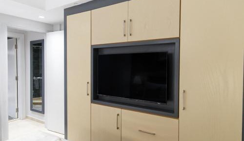 One-Bedroom Deluxe Apartment