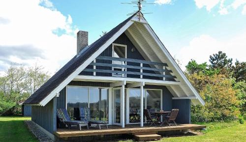 Three-Bedroom Holiday Home 