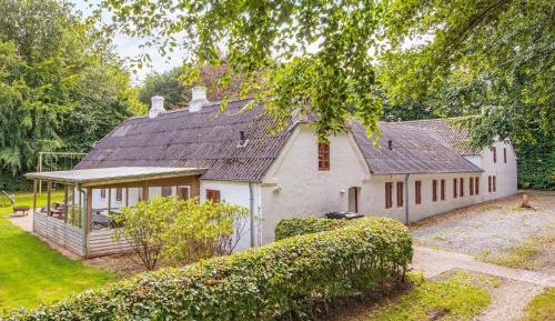 Six-Bedroom Holiday Home