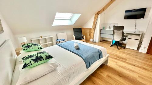 Double Room with Shared Bathroom