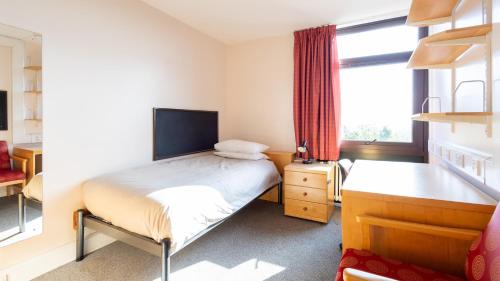 Standard Single Room with Shared Bathroom