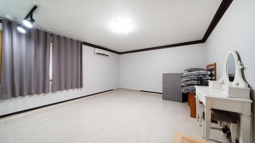 Studio 2