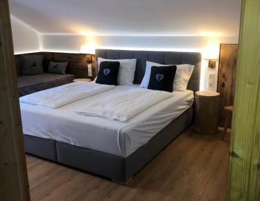 Superior One-Bedroom Apartment with Balcony