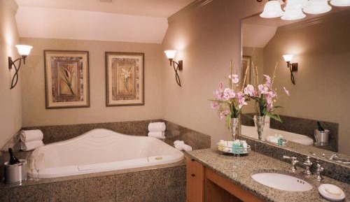 Club level, Presidential Suite, 1 King, City view, Low floor