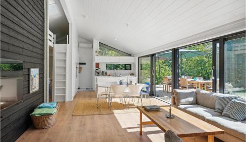 Three-Bedroom Holiday Home 