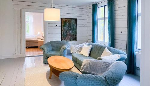 Four-Bedroom Holiday Home