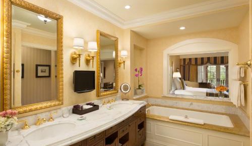 Fairmont King Room with Resort Views