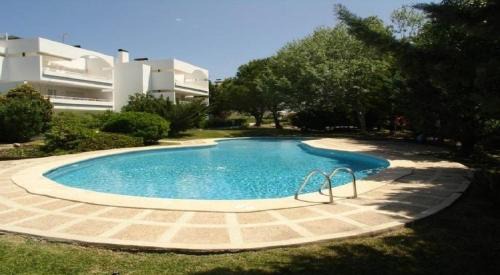 Four-Bedroom Apartment with Pool View