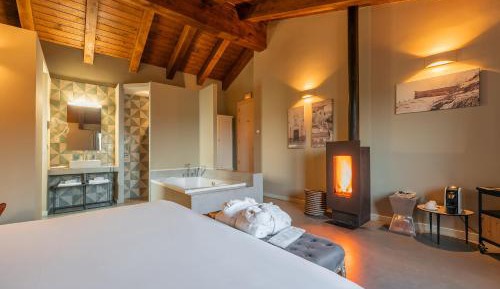 Suite with Mountain View