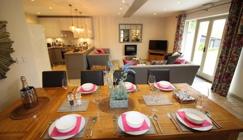 Three-Bedroom Holiday Home 