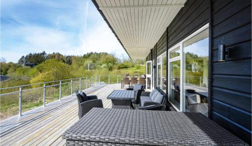 Three-Bedroom Holiday Home 