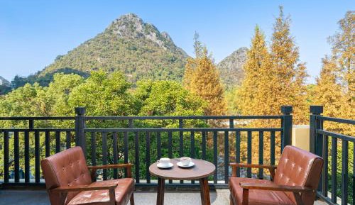 Family Room with Mountain View
