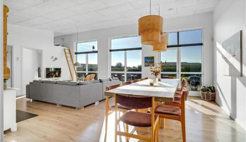 Four-Bedroom Holiday Home