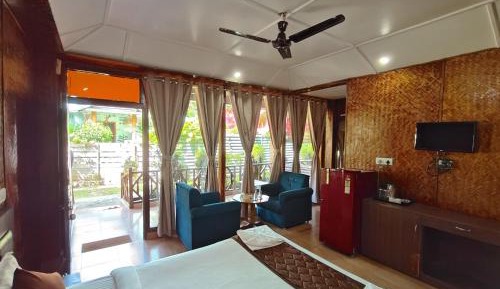 Deluxe Family Room