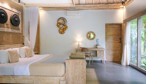 Suite with Garden View