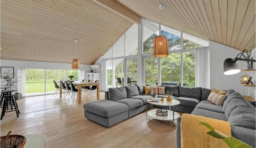 Four-Bedroom Holiday Home