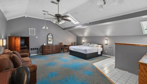 King Studio with Sofa Bed