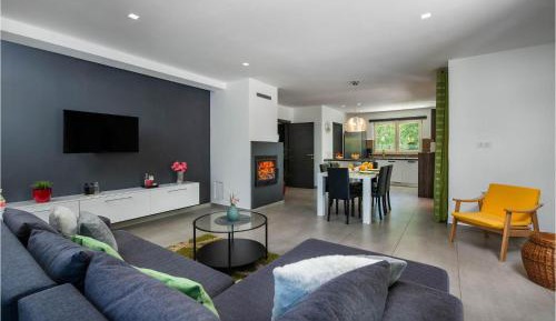 Two-Bedroom Holiday Home