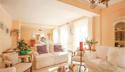 Four-Bedroom Holiday Home