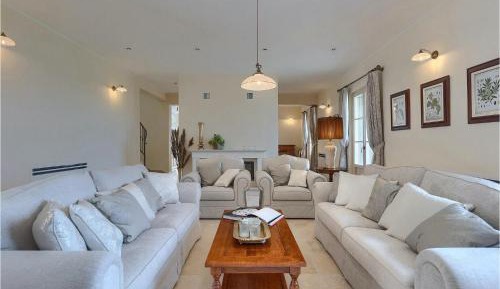 Four-Bedroom Holiday Home