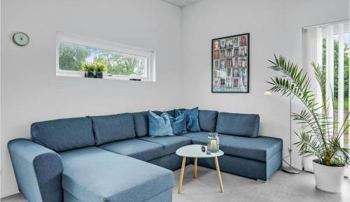 Three-Bedroom Holiday Home 