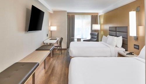  2 Queen Room with City View