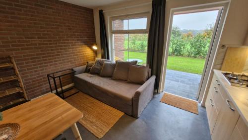 One-Bedroom Holiday Home with 2 Beds and Garden 