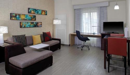 1 Bedroom Suite, 2 Queen, Sofabed