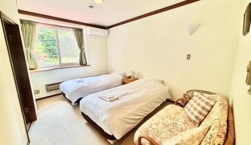 Economy Twin Room