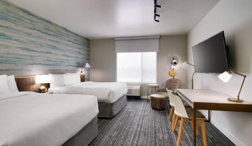 One-Bedroom King Suite with Sofa Bed - Hearing Accessible